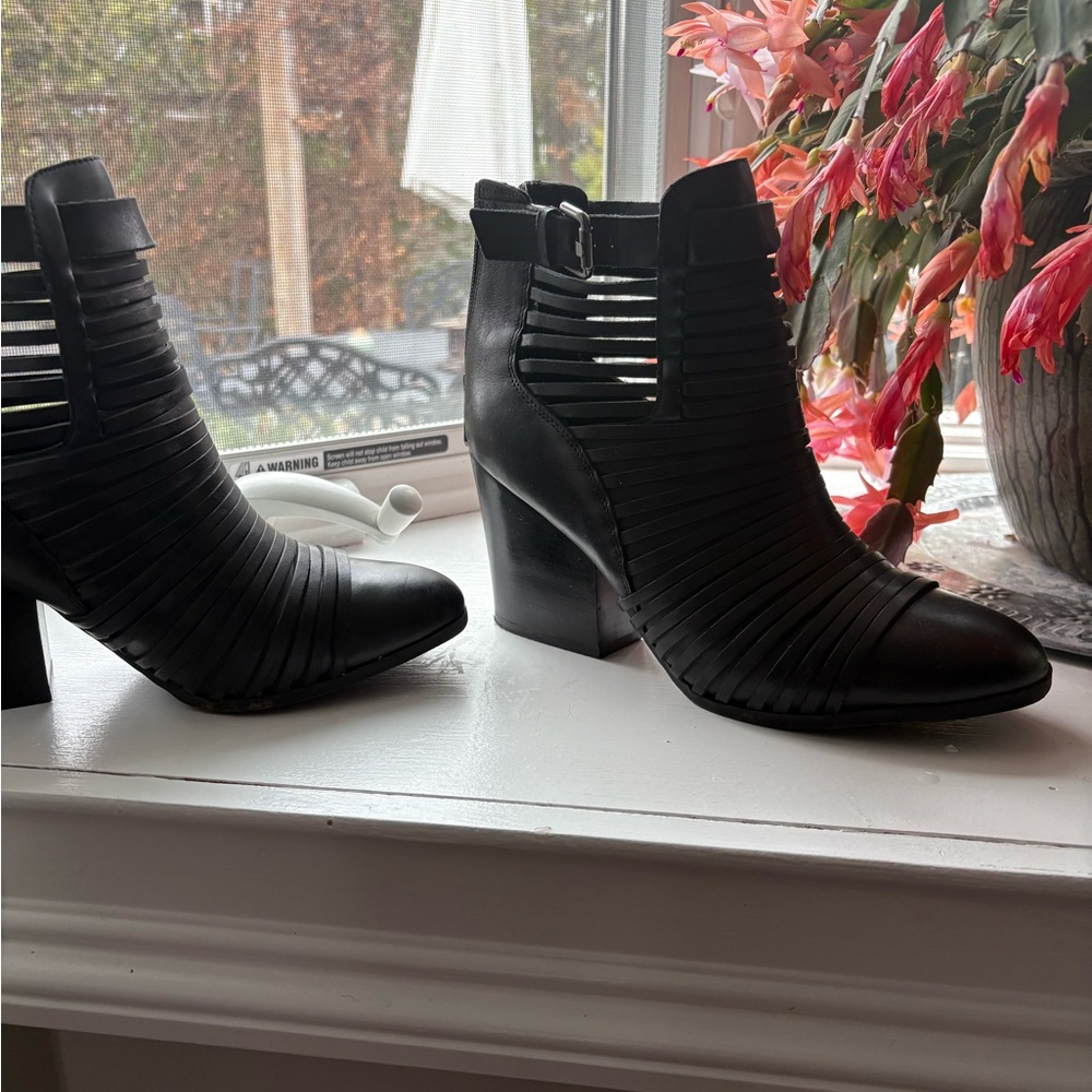 Circus by Sam Edelman Black Ankle Boots - Picture 4 of 5
